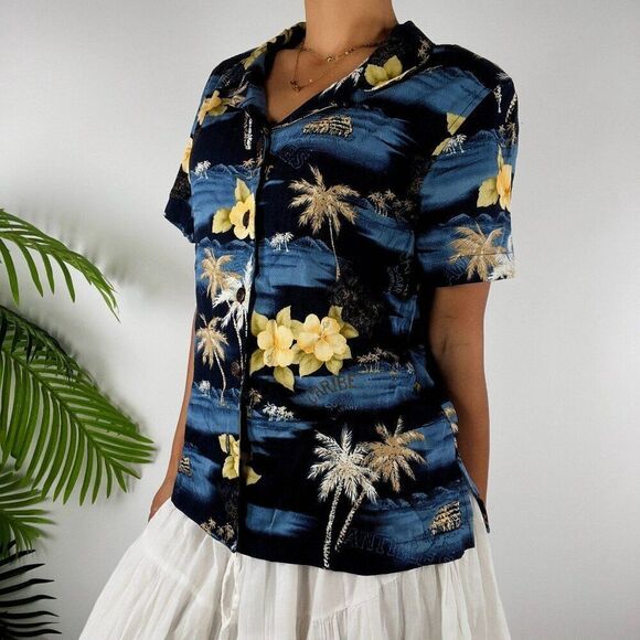 Caribbean Joe Women's Navy Floral Floral Hawaiian Button Down Summer Shirt / M - Picture 5 of 6